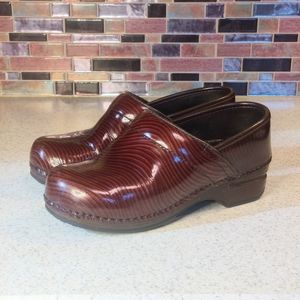Dansko Professional Clog Striped Patent Leather Women's EU size 3